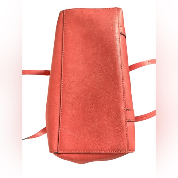 Coral Shoulder Bag - Picture 5 of 11